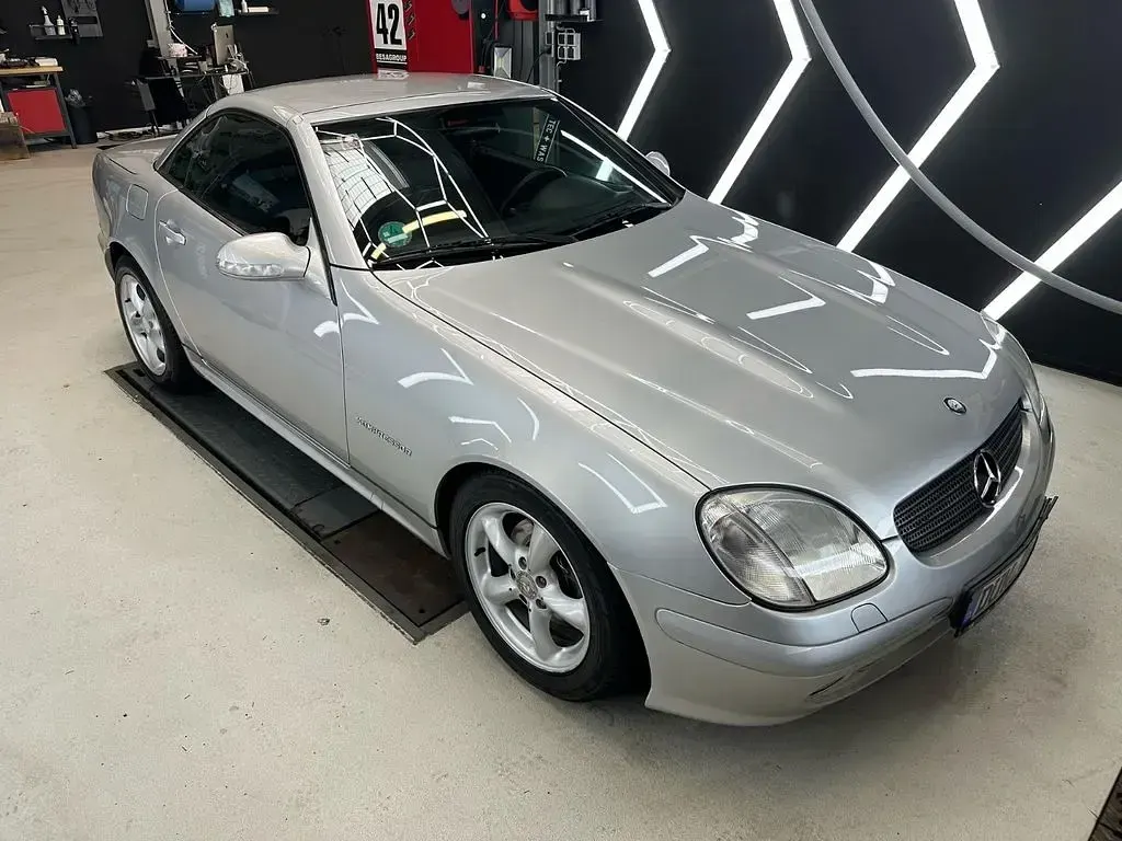 Gebraucht Mercedes SLK230 197 PS (144 kW) 2003 Silber Cabrio