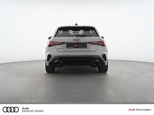 Neu Audi RS3 Sport 400 PS (294 kW) 2026 Grau Limousine