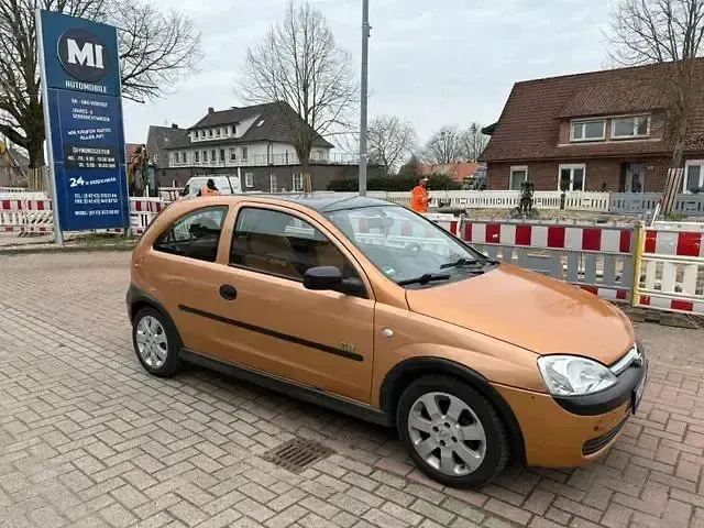 Używany Opel Corsa Njoy 75 KM (55 kW) 2003 Pomarańczowy Hatchback