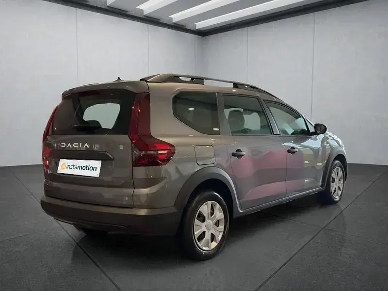 Gebraucht Dacia Jogger Essentiel 91 PS (66 kW) 2025 Grau Van / Kleinbus