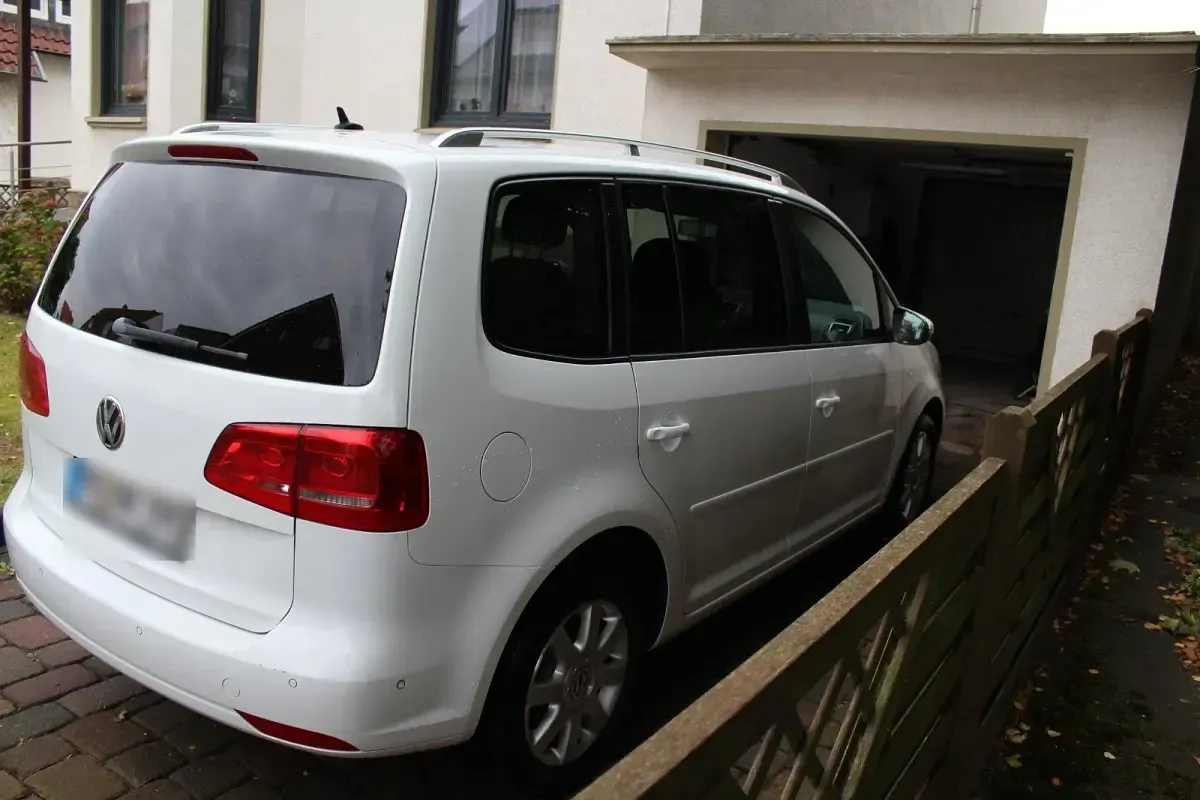 Gebraucht VW Touran Cup 105 PS (77 kW) 2015 Weiß Van / Kleinbus