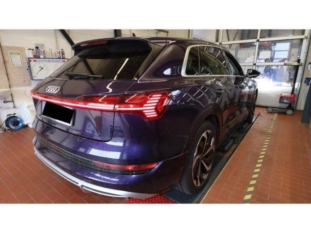 Gebraucht Audi e-tron S-Line 230 kW (313 PS) 2021 Andere farbe SUV