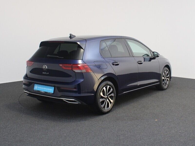 Gebraucht VW Golf VIII Active 150 PS (110 kW) 2022 Blau Limousine