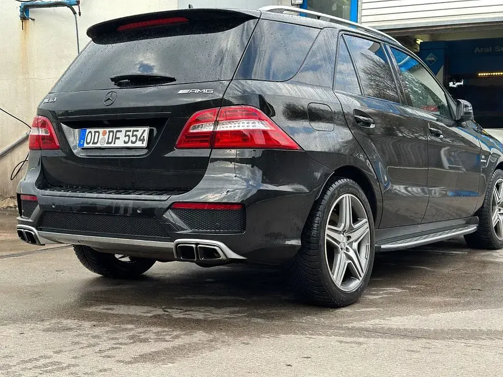 Gebraucht Mercedes ML63 AMG AMG 525 PS (386 kW) 2012 Schwarz SUV
