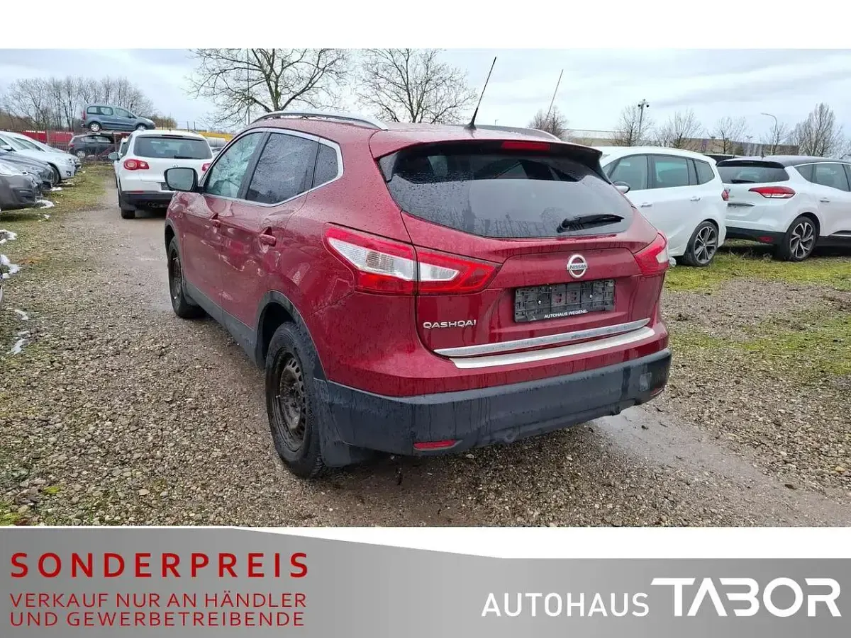 Gebraucht Nissan Qashqai 360º 116 PS (85 kW) 2015 Rot SUV