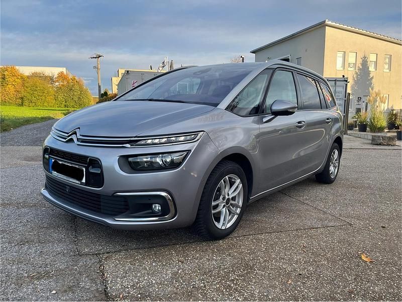Grau Gebraucht 2019 Citroën C4 SpaceTourer Van / Kleinbus | 10.800 € (Guter Preis) - Bild 1/4