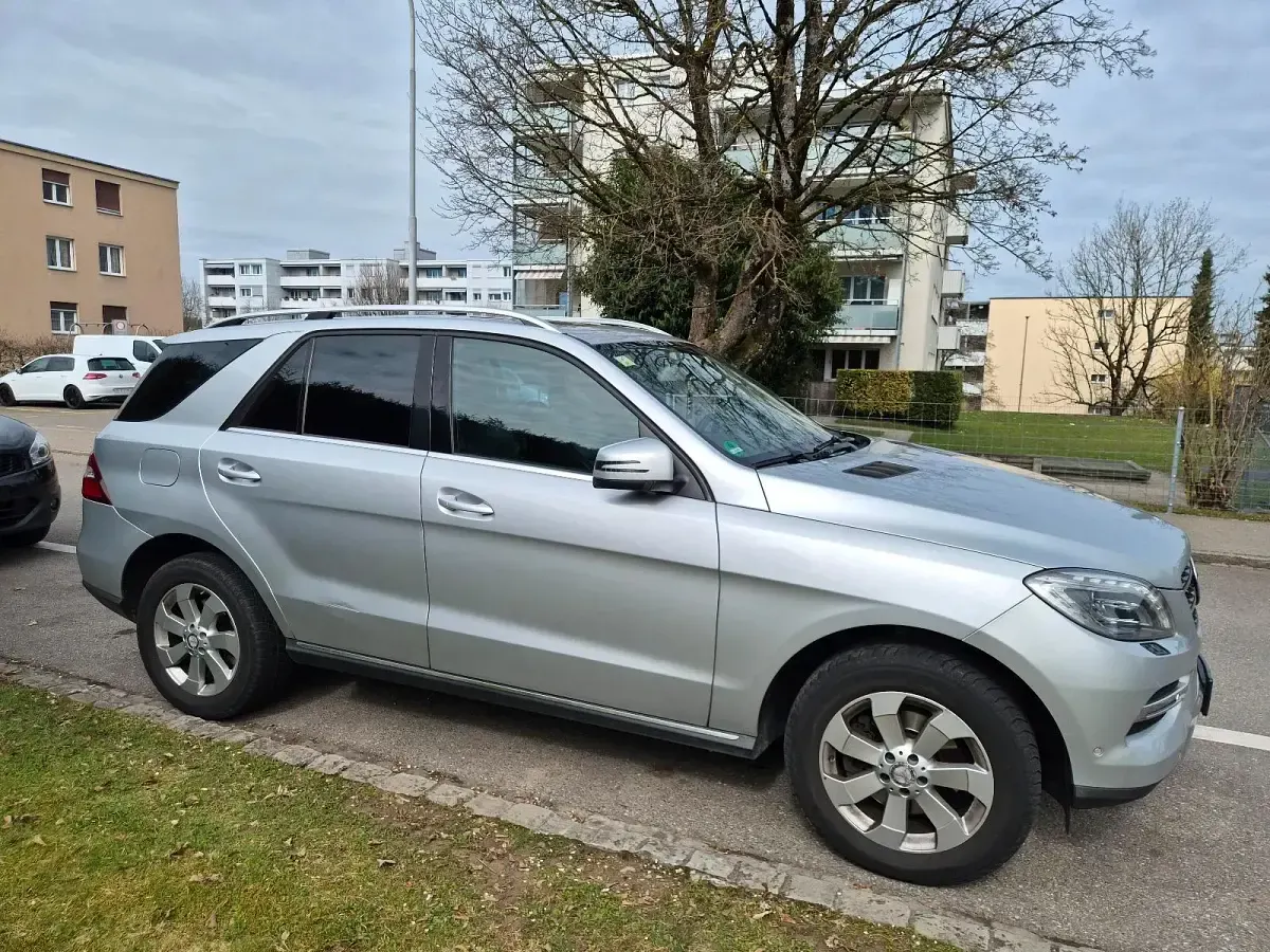 Gebraucht Mercedes ML350 258 PS (189 kW) 2012 Silber SUV