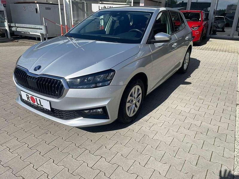 Brilliantsilber metallic Gebraucht 2024 Skoda Fabia Selection Kleinwagen | 19.990 € (Guter Preis) - Bild 1/4