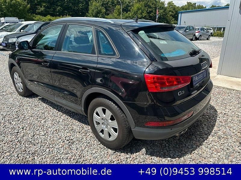 Gebraucht Audi Q3 Basis 150 PS (110 kW) 2015 Mythosschwarz metallic SUV