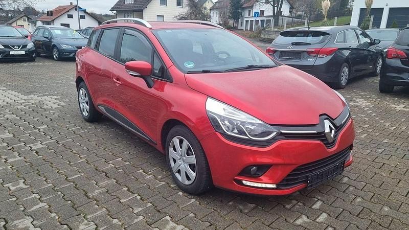 Rot Gebraucht 2019 Renault Clio IV Bose Edition Limousine | 10.500 € (Guter Preis) - Bild 1/4
