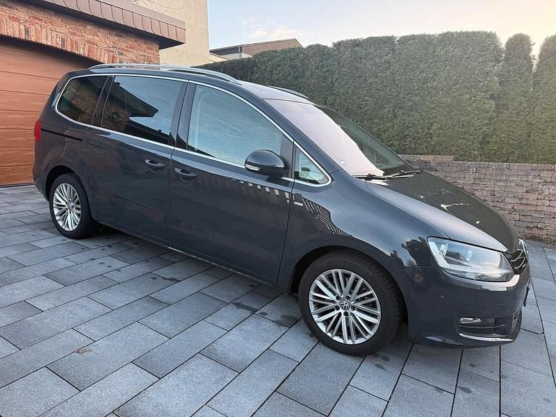 Gebraucht VW Sharan 140 PS (102 kW) 2012 Grau Van / Kleinbus