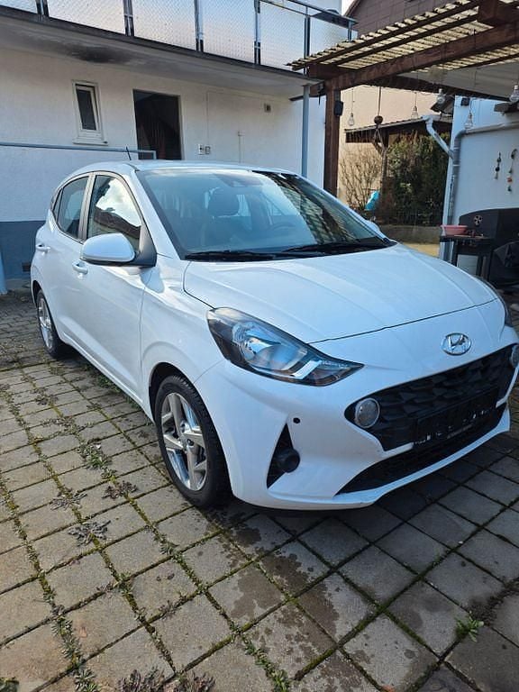 Gebraucht Hyundai i10 GO! 67 PS (49 kW) 2023 Weiß Kleinwagen