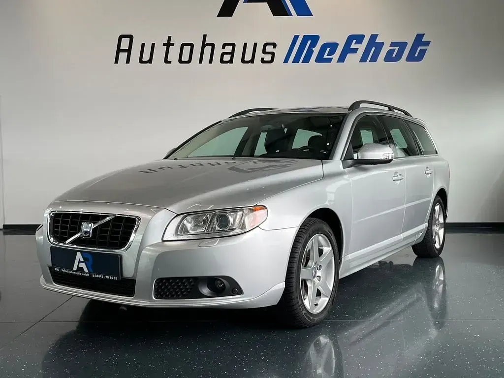 Gebraucht Volvo V70 Summum 185 PS (136 kW) 2008 Silber Kombi