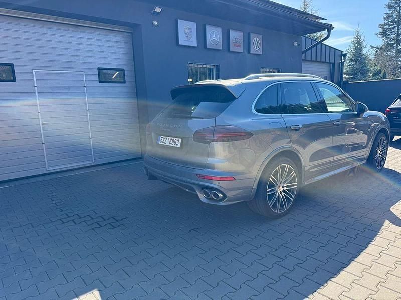 Second-hand Porsche Cayenne 239 CP (175 kW) 2017 Gri SUV