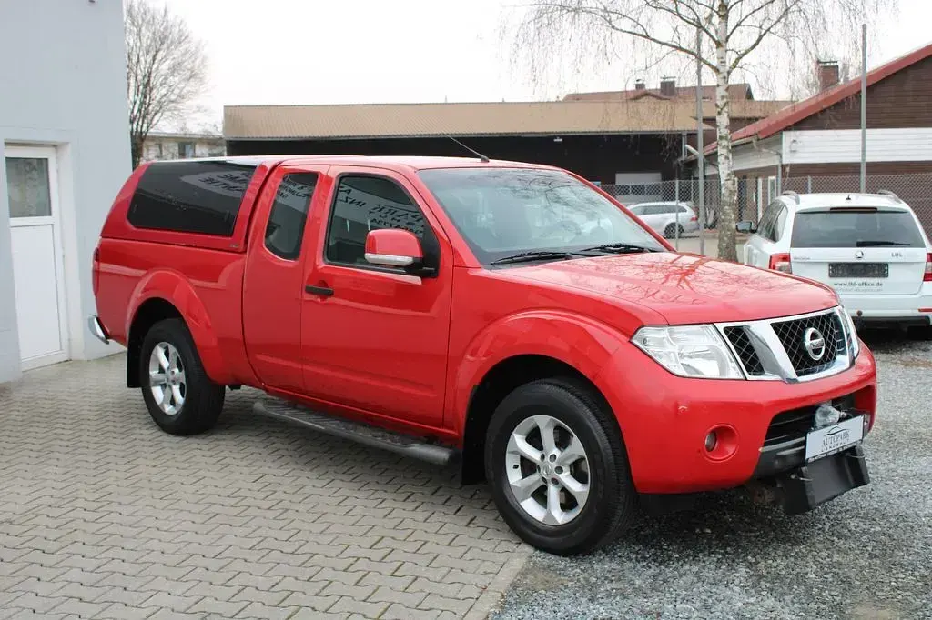 Gebraucht Nissan Navara SE 190 PS (139 kW) 2011 Rot Pickup