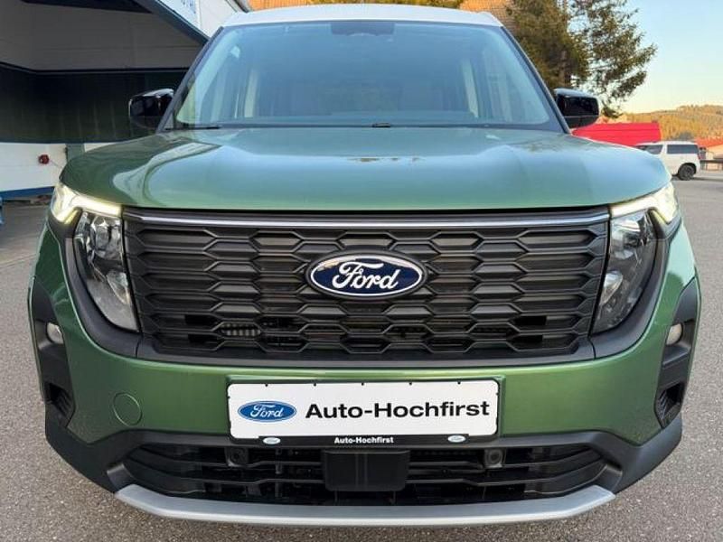 Gebraucht Ford Tourneo Active 125 PS (91 kW) 2025 Bursting green Kombi