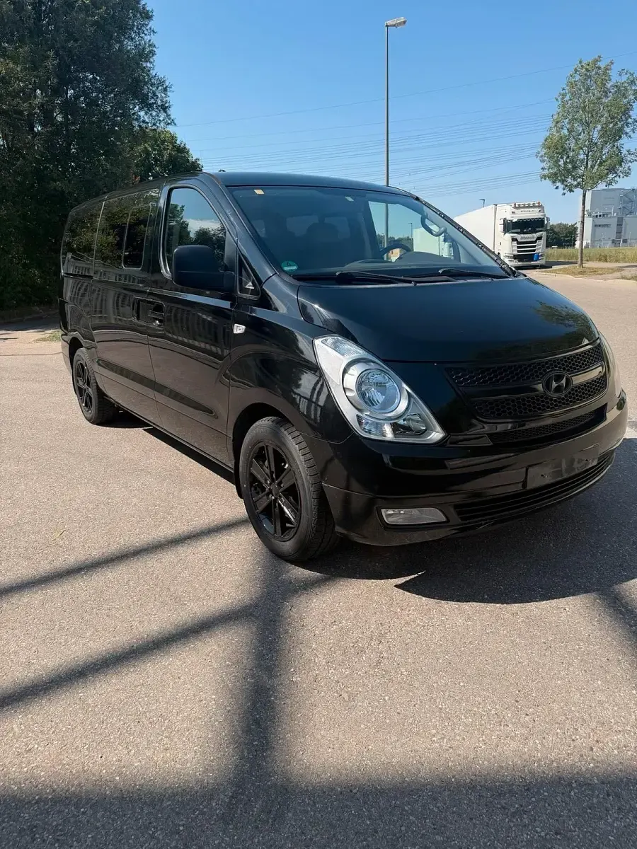 Gebraucht Hyundai H-1 170 PS (125 kW) 2010 Schwarz Van / Kleinbus
