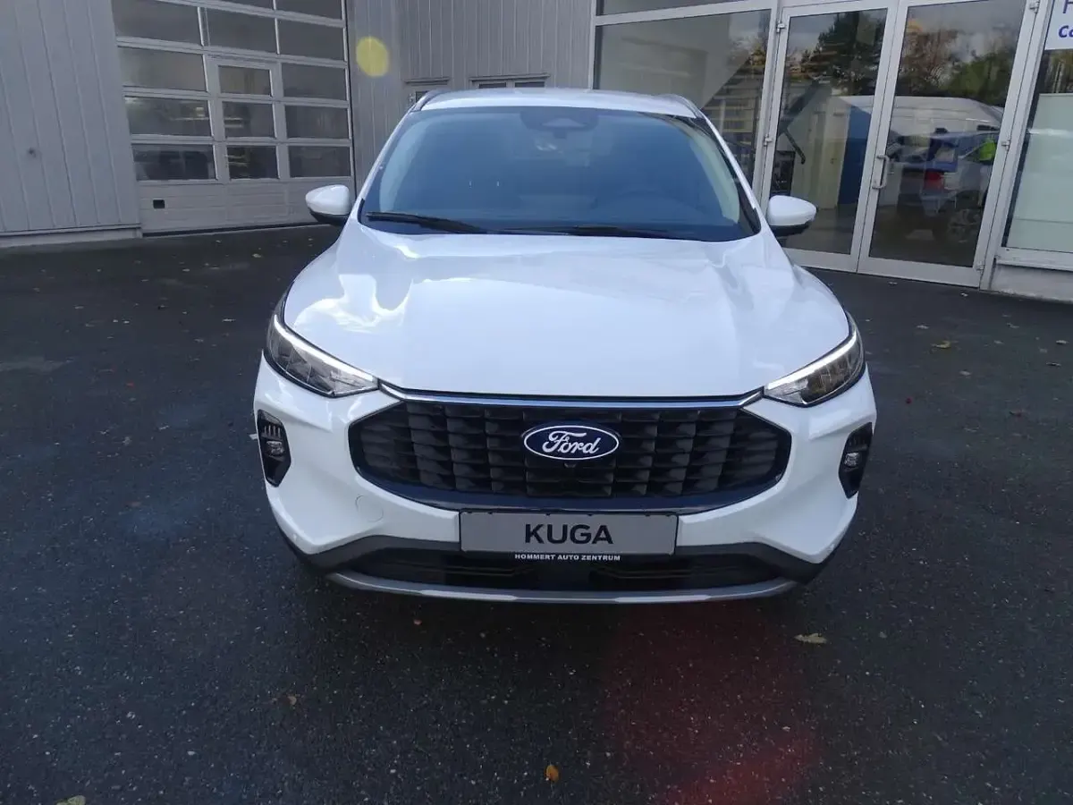 Używany Ford Kuga 151 KM (111 kW) 2025 Biały SUV