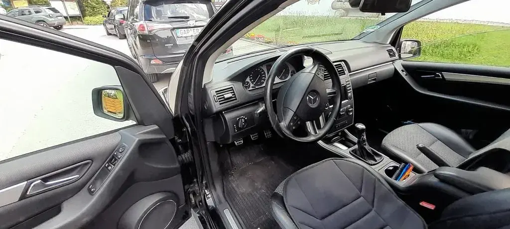 Gebraucht Mercedes B200 140 PS (102 kW) 2009 Schwarz Van / Kleinbus