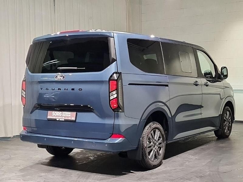Neu Ford Tourneo Titanium 170 PS (125 kW) 2026 Chromeblue met. Van / Kleinbus