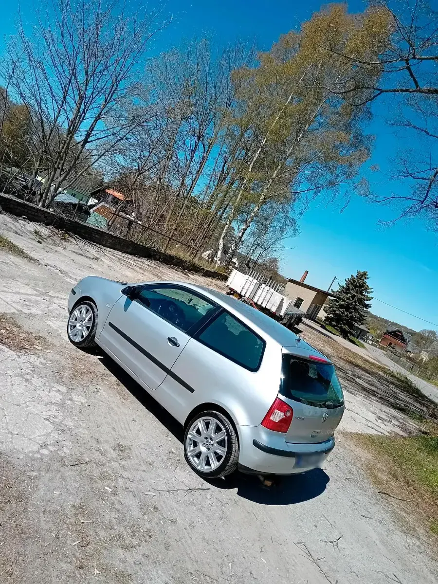 Używany VW Polo 50 KM (36 kW) 2003 Srebrny Coupe