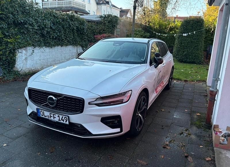 Gebraucht Volvo V60 Plus 197 PS (144 kW) 2024 Weiß Kombi