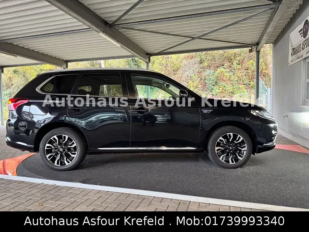 Gebraucht Mitsubishi Outlander P-HEV Top 203 PS (149 kW) 2017 Schwarz SUV