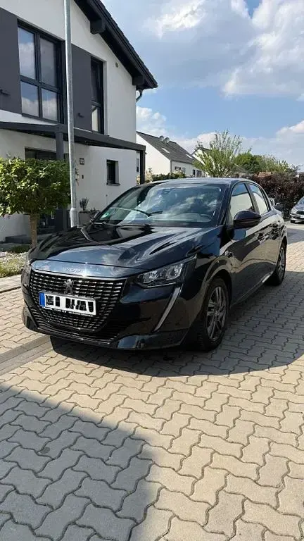 Gebraucht Peugeot 208 Active 101 PS (74 kW) 2021 Schwarz Kleinwagen