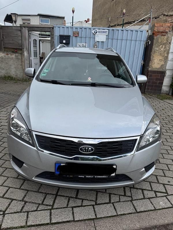 Silber Gebraucht 2010 Kia Ceed Kombi | 2.800 € (Guter Preis) - Bild 1/4