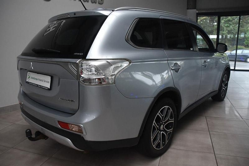 Gebraucht Mitsubishi Outlander Instyle 150 PS (110 kW) 2015 Silber SUV