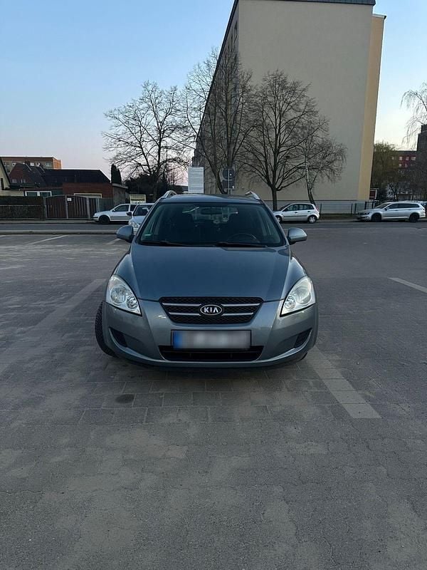 Gebraucht Kia Ceed 115 PS (84 kW) 2008 Grau Kleinwagen