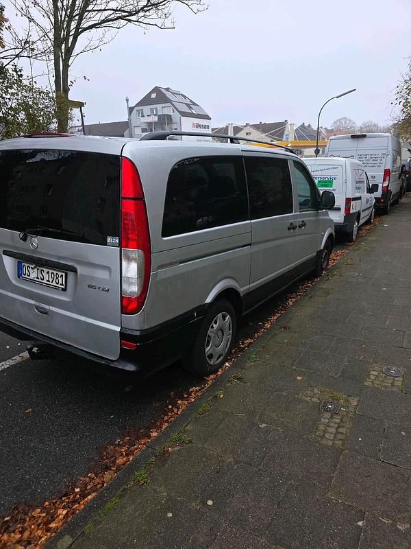 Silber Gebraucht 2024 Mercedes Vito Van / Kleinbus | 5.200 € - Bild 1/4