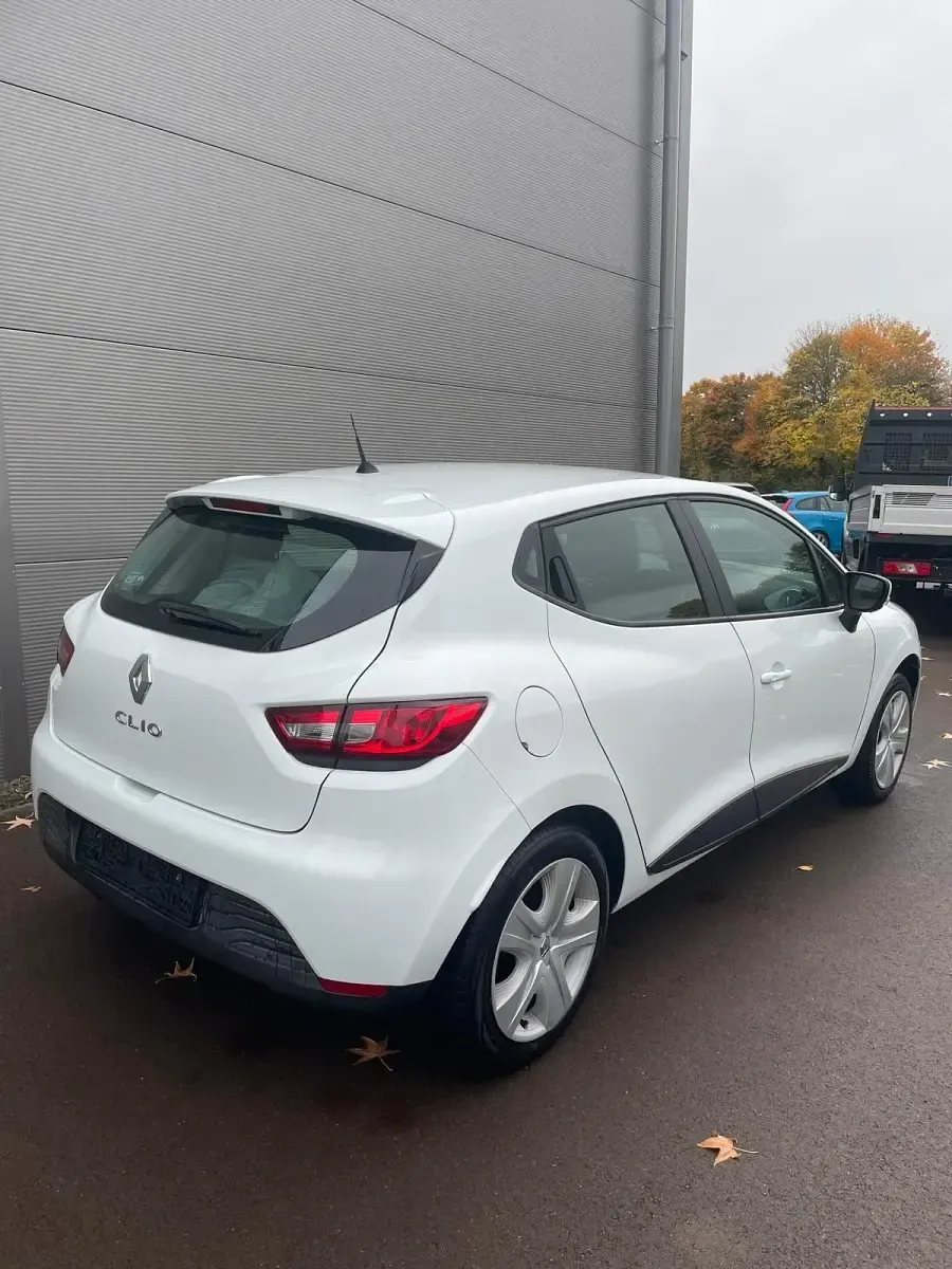 Gebraucht Renault Clio IV Dynamique 72 PS (52 kW) 2015 Weiß Kleinwagen