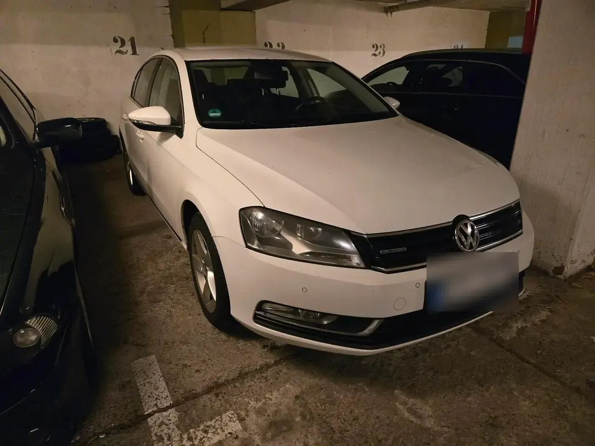 Gebraucht VW Passat 105 PS (77 kW) 2012 Weiß Limousine