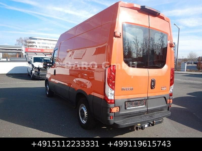Gebraucht Iveco Daily 156 PS (114 kW) 2019 Orange Van / Kleinbus