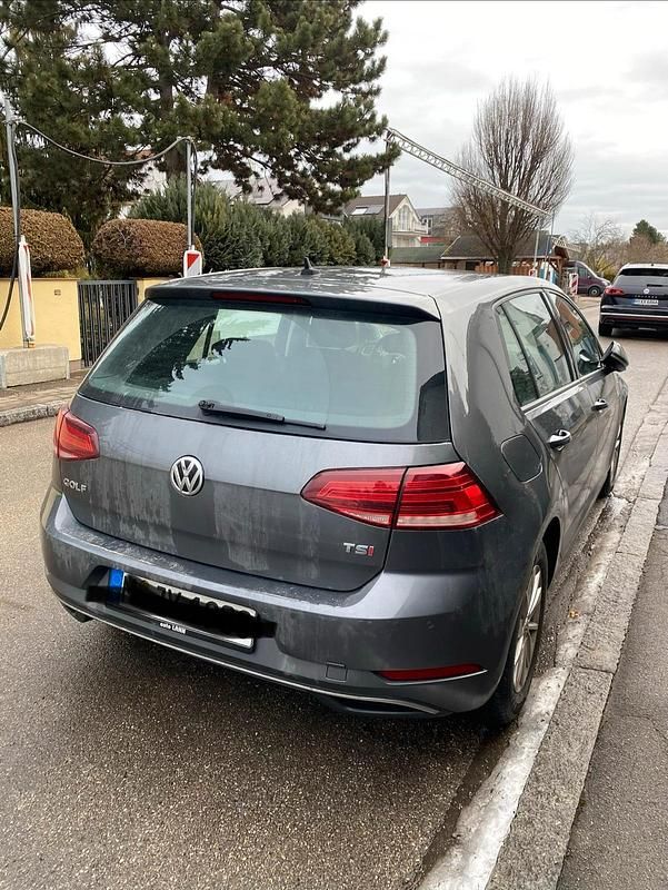 Gebraucht VW Golf VII 128 PS (94 kW) 2017 Grau Limousine