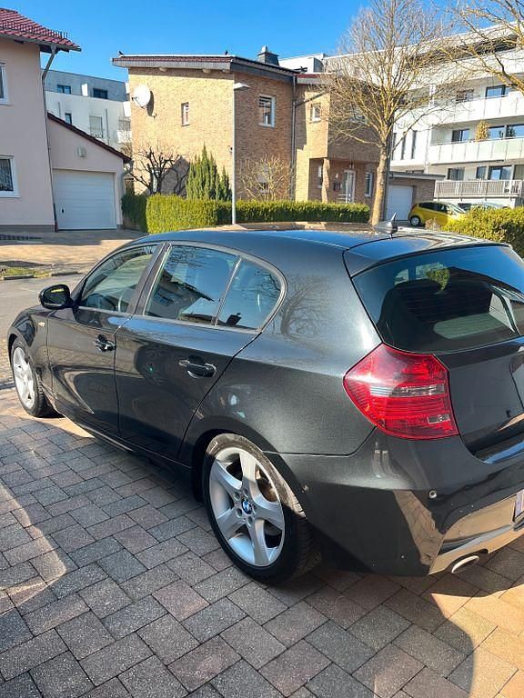 Gebraucht BMW 120 Shadowline 177 PS (130 kW) 2010 Schwarz Kleinwagen