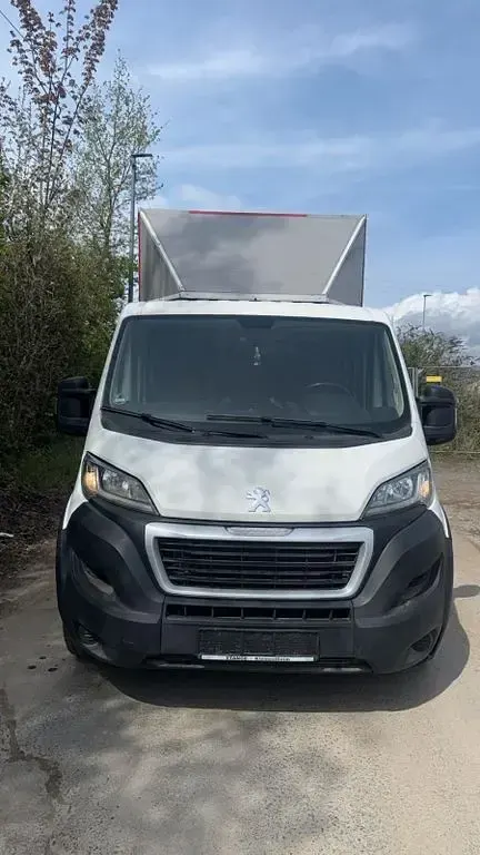 Gebraucht Peugeot Boxer 165 PS (121 kW) 2021 Weiß Van