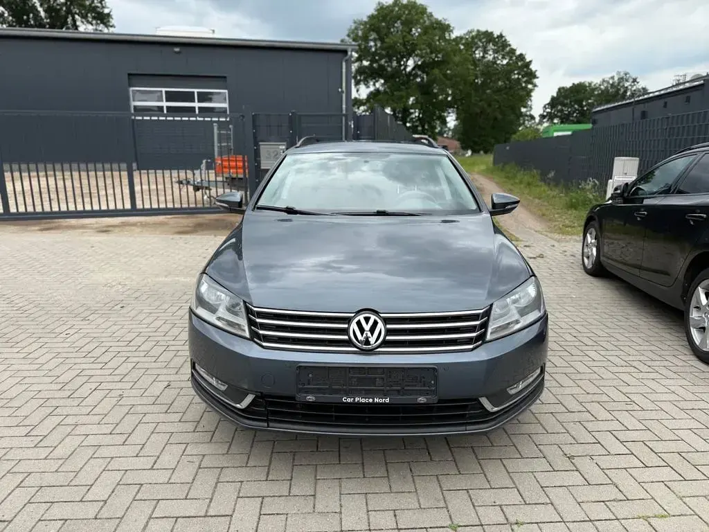 Gebraucht VW Passat Trendline 122 PS (89 kW) 2012 Grau Kombi