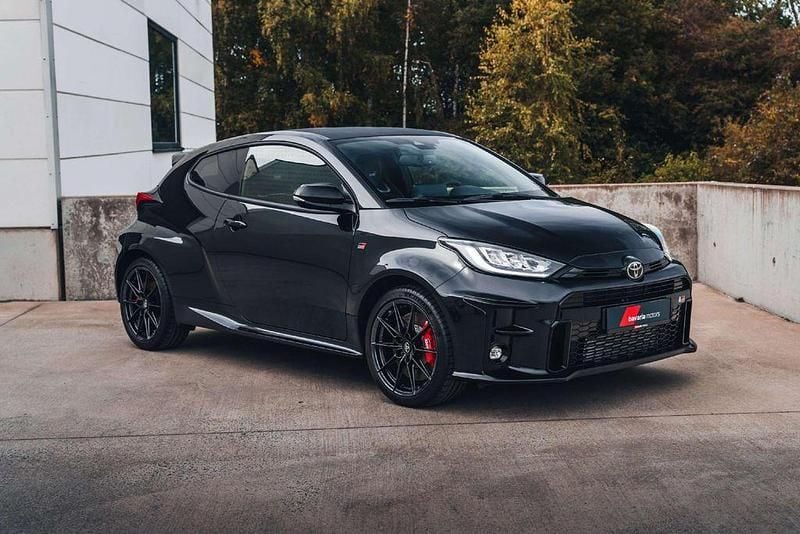 Schwarz Gebraucht 2024 Toyota Yaris | 37.900 € (Guter Preis) - Bild 1/4