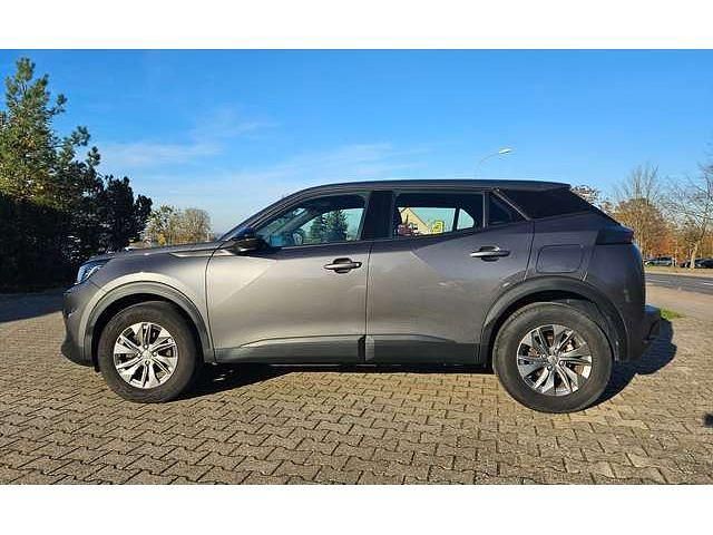 Gebraucht Peugeot 2008 Active 131 PS (96 kW) 2023 Gris platinium SUV
