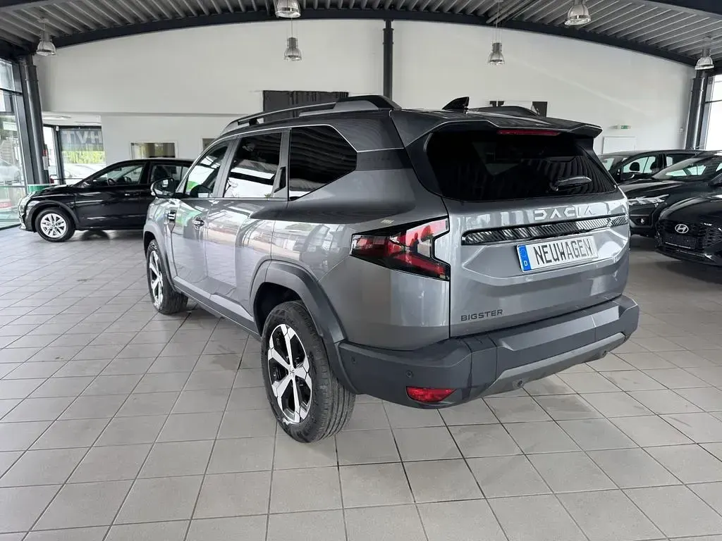 Neu Dacia Bigster Journey 140 PS (102 kW) 2025 Dolomit grau metallic SUV