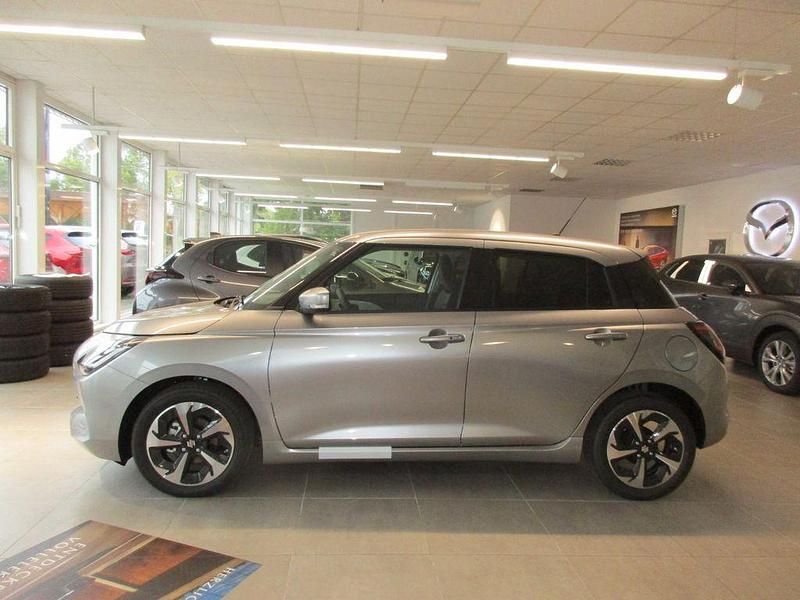 Neu Suzuki Swift 83 PS (61 kW) 2025 Silber Limousine