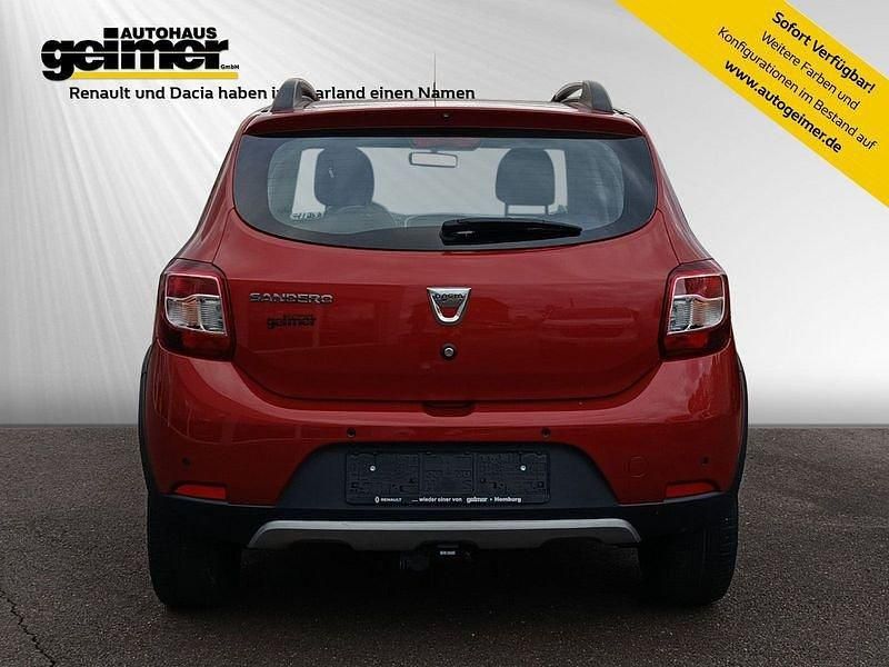 Gebraucht Dacia Sandero Prestige 90 PS (66 kW) 2016 Rot Kleinwagen