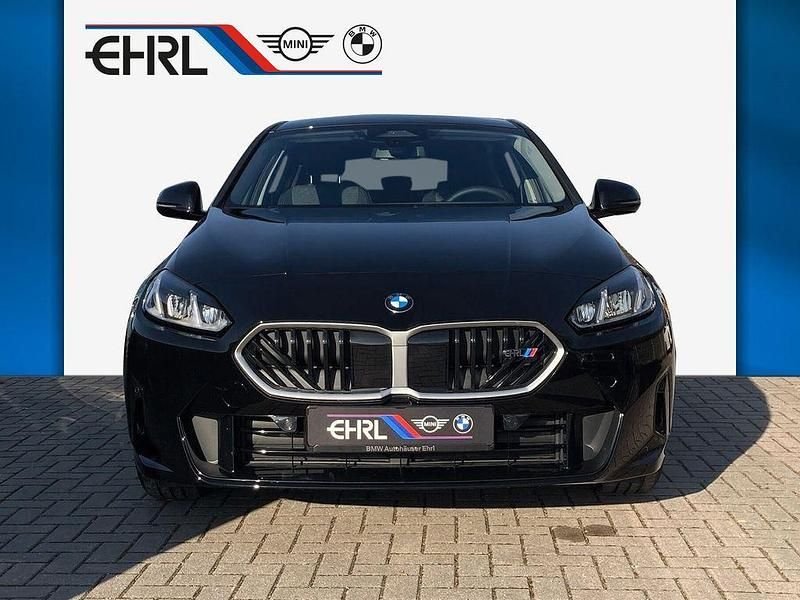 Neu BMW 120 Performance 170 PS (125 kW) 2025 Schwarz Kleinwagen