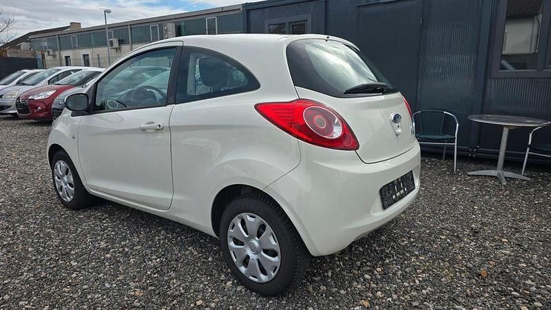 Gebraucht Ford Ka Trend 69 PS (50 kW) 2011 Weiß Kleinwagen