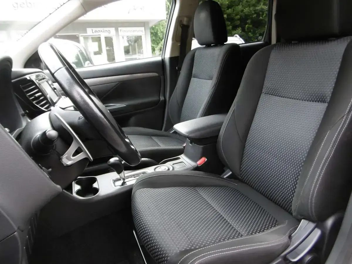 Gebraucht Mitsubishi Outlander Plus 150 PS (110 kW) 2015 Weiß SUV