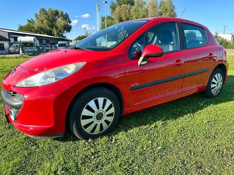 Rot Gebraucht 2009 Peugeot 207 Urban Move Limousine | 1.200 € (Superpreis) - Bild 1/4