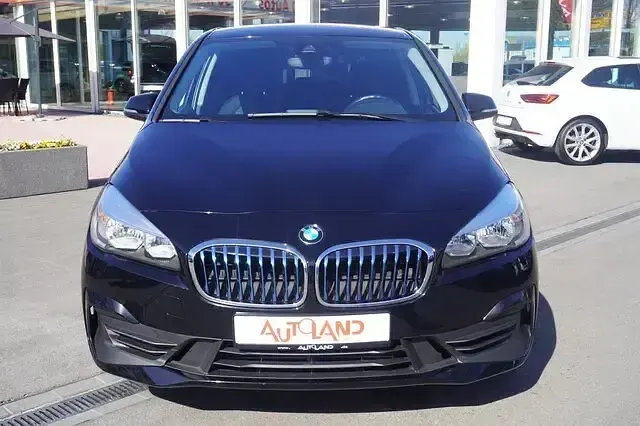 Używany BMW 225 Advantage 224 KM (164 kW) 2019 Czarny Minivan