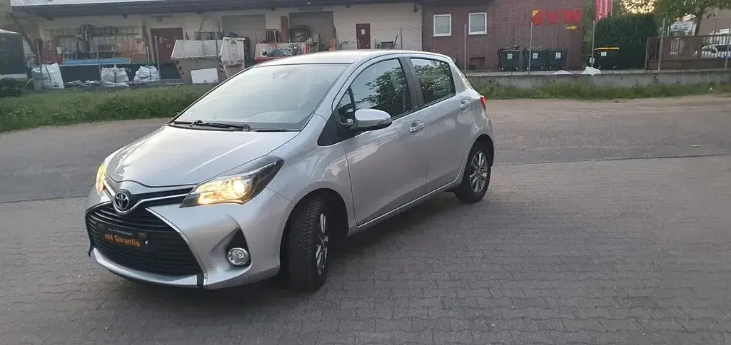 Gebraucht Toyota Yaris Edition-S 99 PS (72 kW) 2016 Silber Limousine